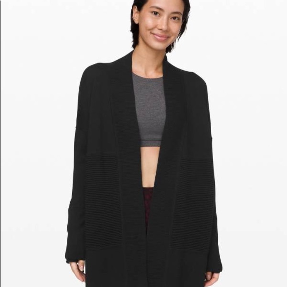 Lululemon sit in lotus II wrap 4